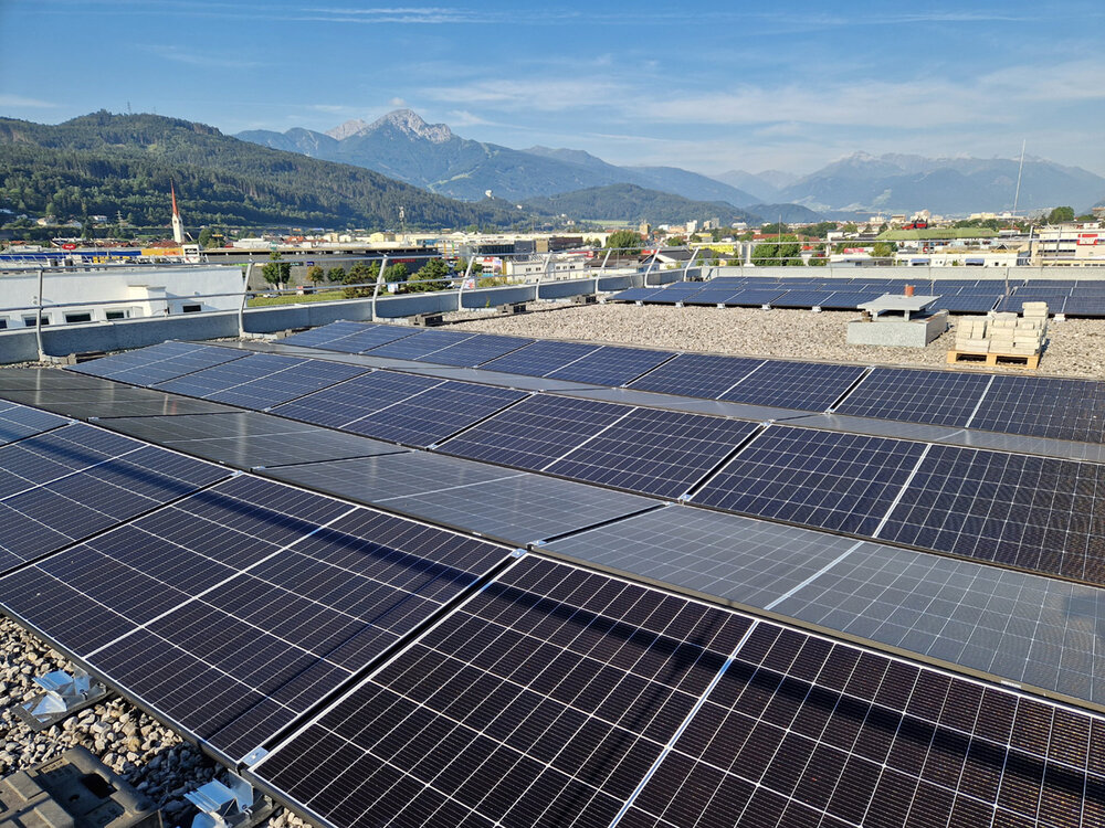 Investing in Solar Power - 100 % Renewable Energy